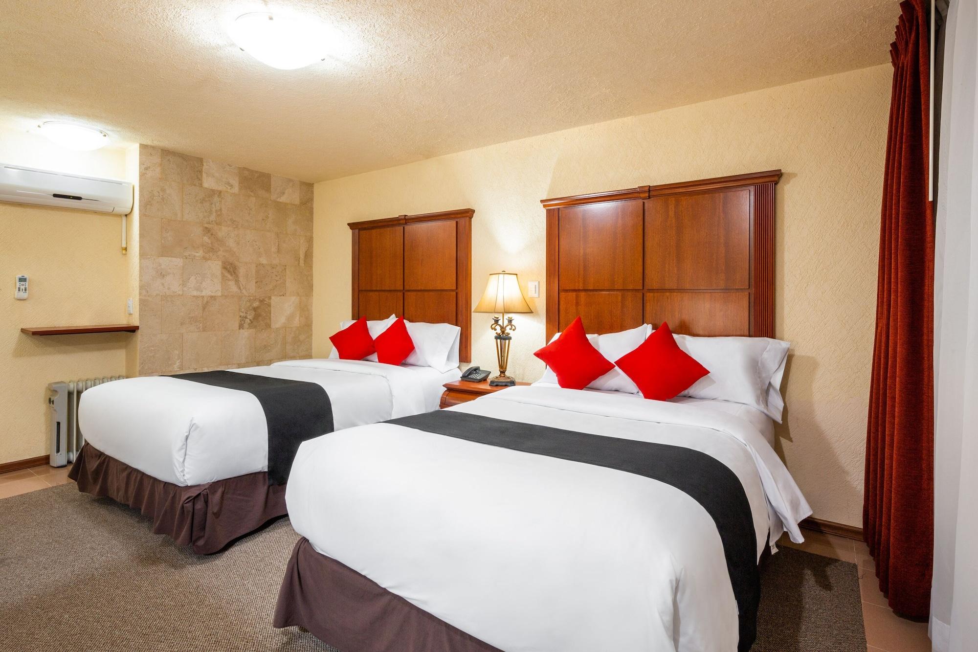 Howard Johnson By Wyndham Toluca Bagian luar foto