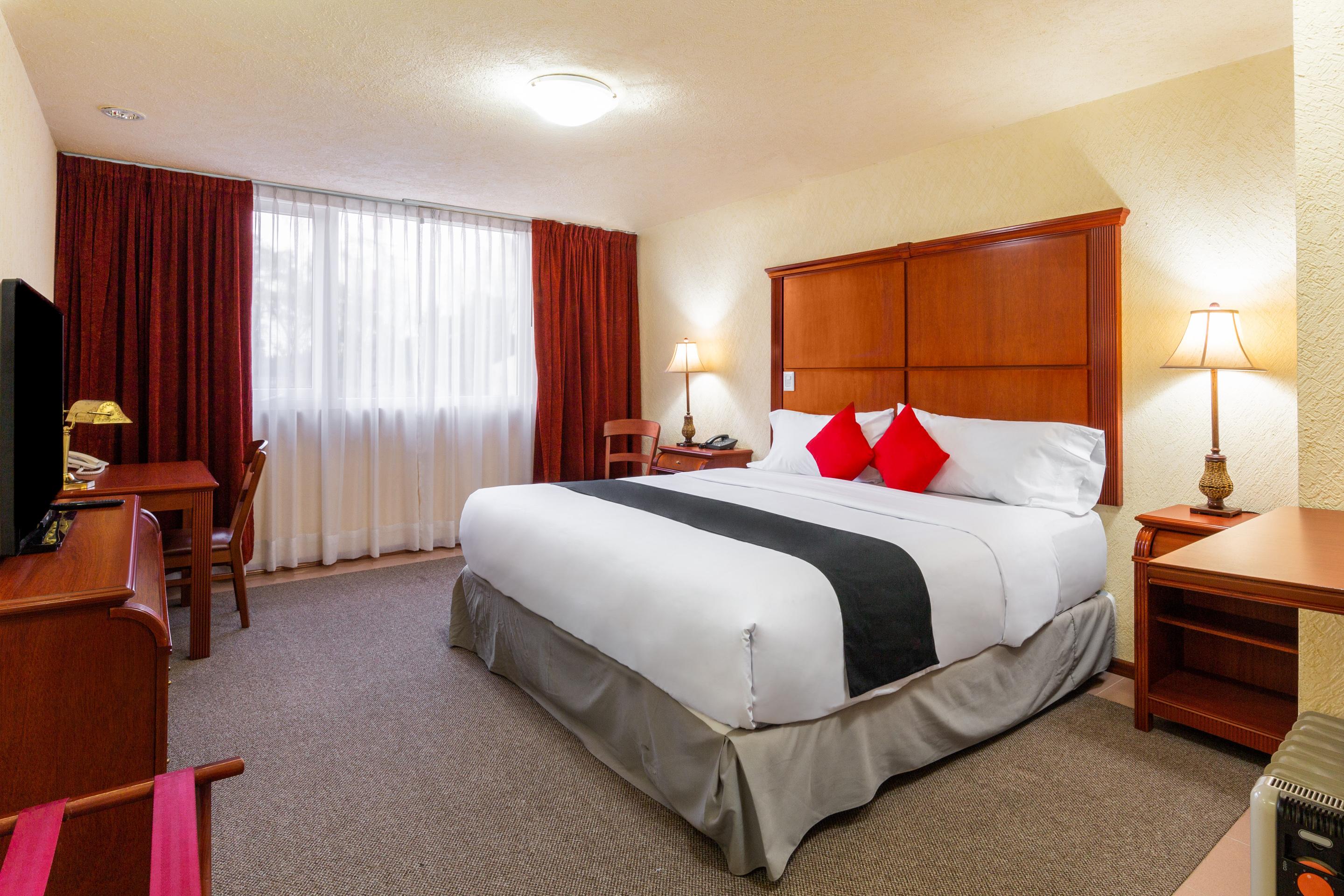 Howard Johnson By Wyndham Toluca Bagian luar foto