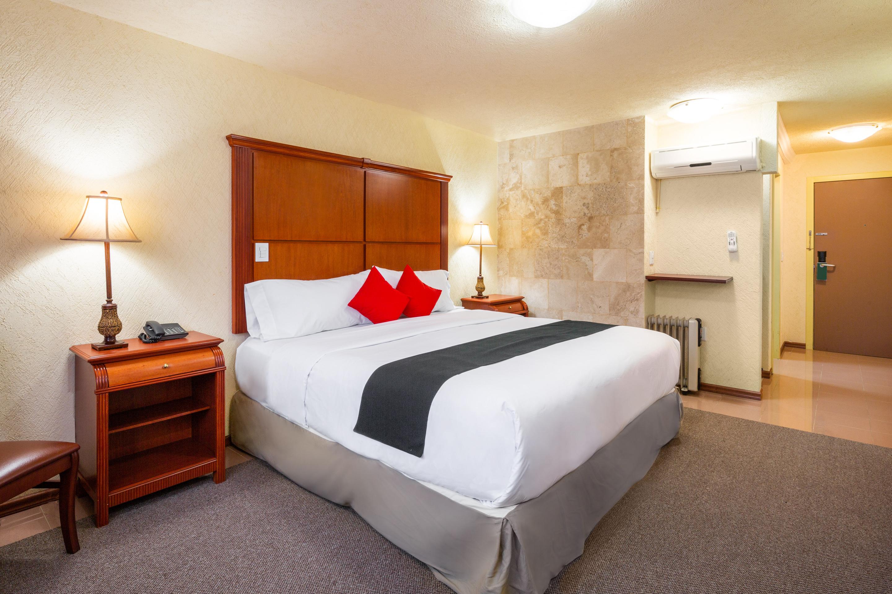 Howard Johnson By Wyndham Toluca Bagian luar foto
