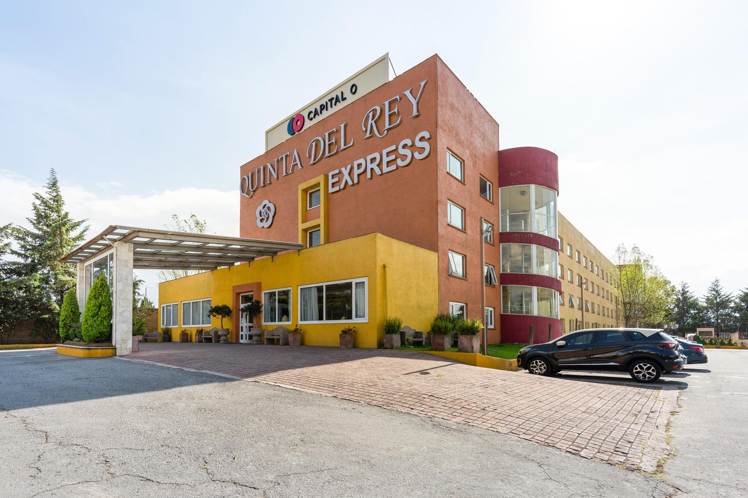 Howard Johnson By Wyndham Toluca Bagian luar foto