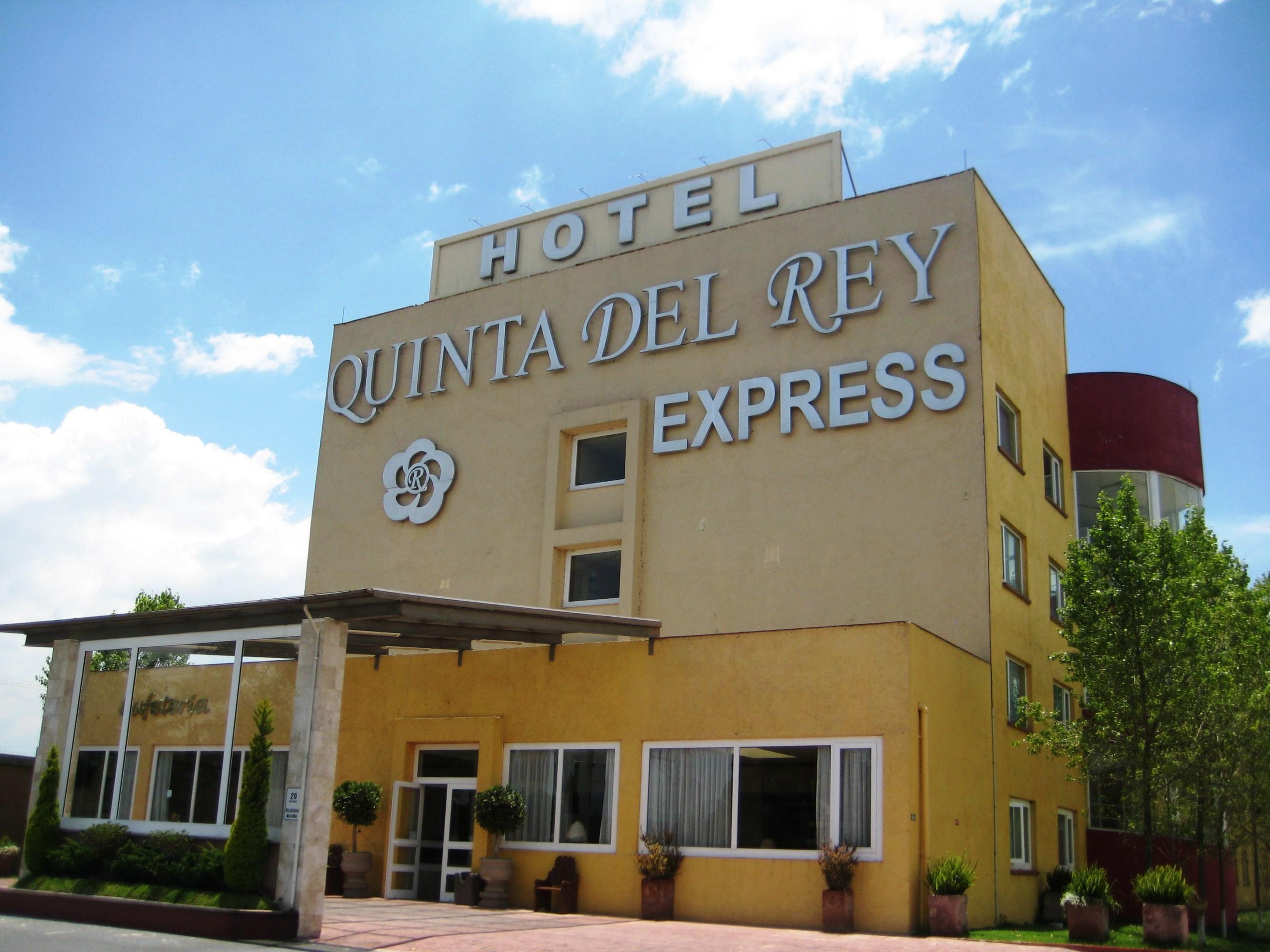 Howard Johnson By Wyndham Toluca Bagian luar foto