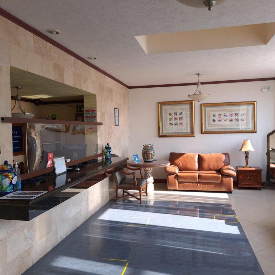 Howard Johnson By Wyndham Toluca Bagian luar foto