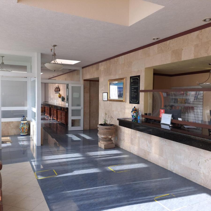 Howard Johnson By Wyndham Toluca Bagian luar foto