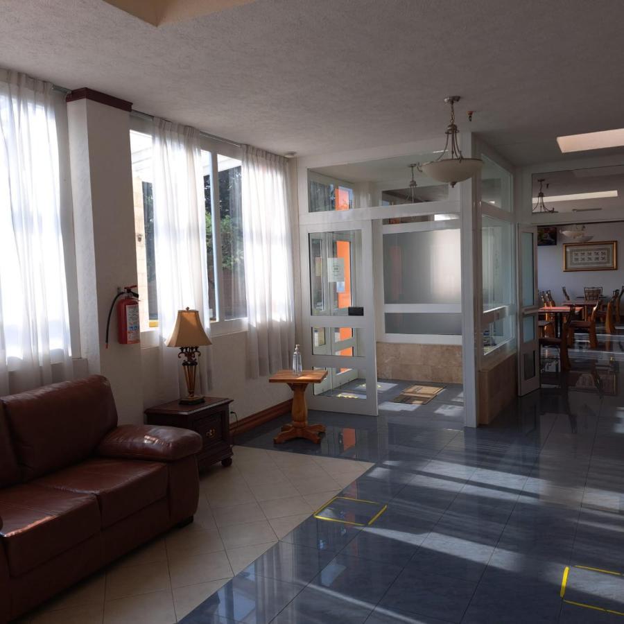 Howard Johnson By Wyndham Toluca Bagian luar foto