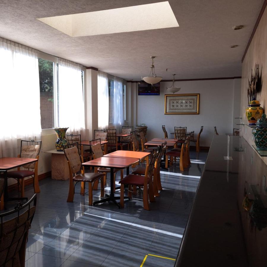 Howard Johnson By Wyndham Toluca Bagian luar foto