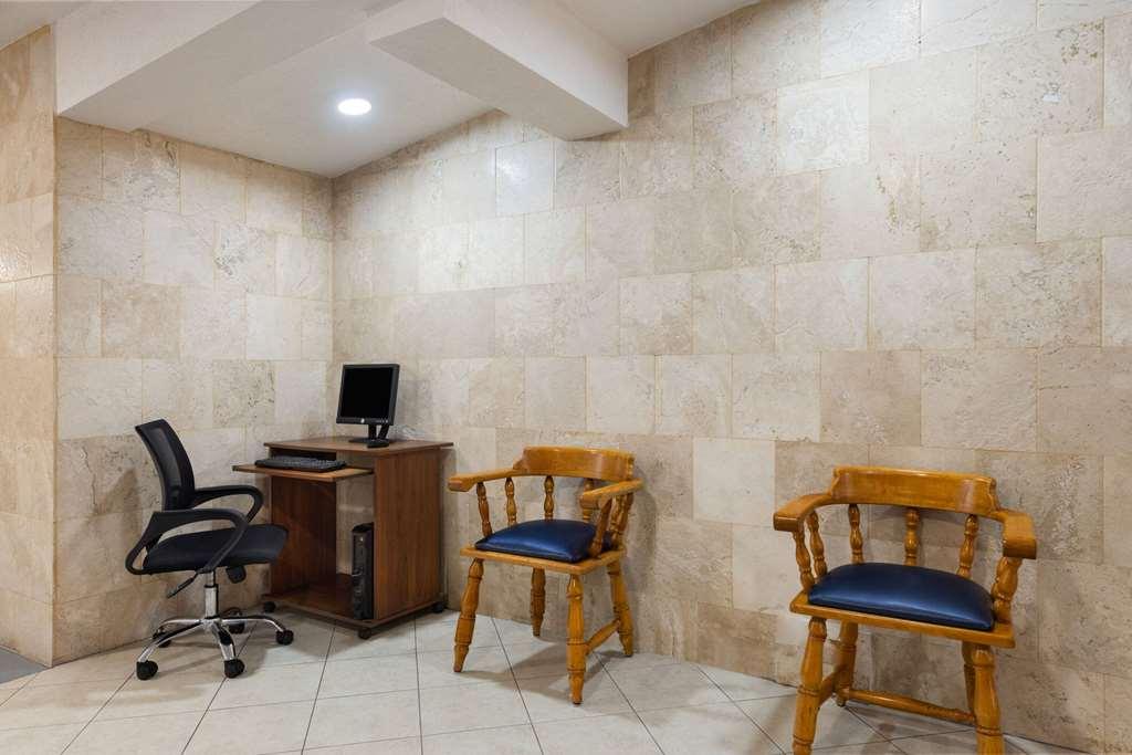 Howard Johnson By Wyndham Toluca Fasilitas foto