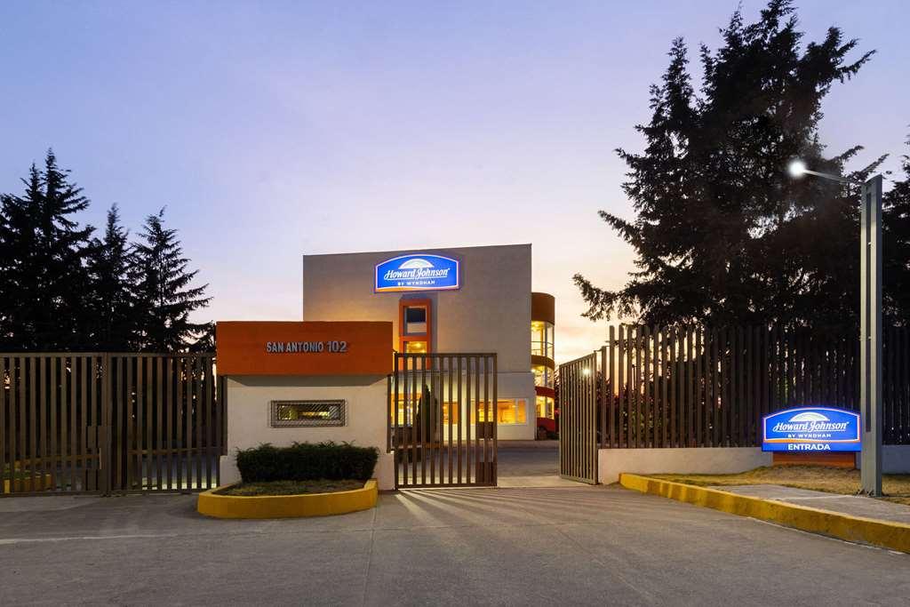 Howard Johnson By Wyndham Toluca Bagian luar foto